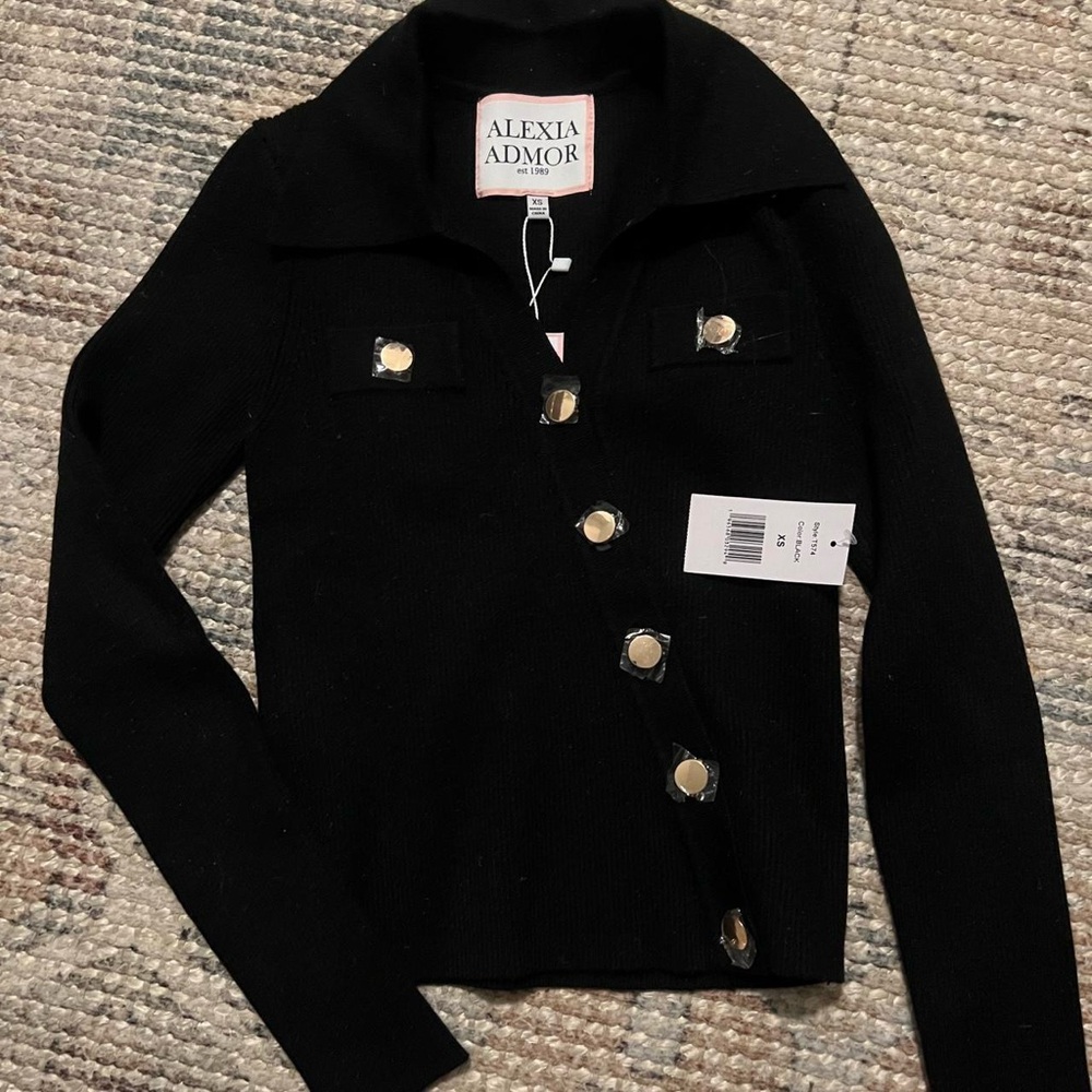 Alexia Admor Top